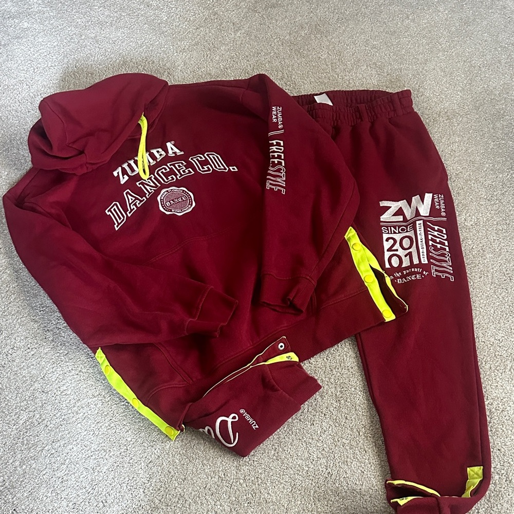 Zumba Fitness Maroon Hoodie and Pant Set 

Hoodie M
Pant S